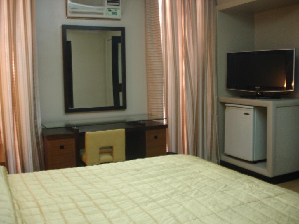 Bacolod Business Inn Exterior photo