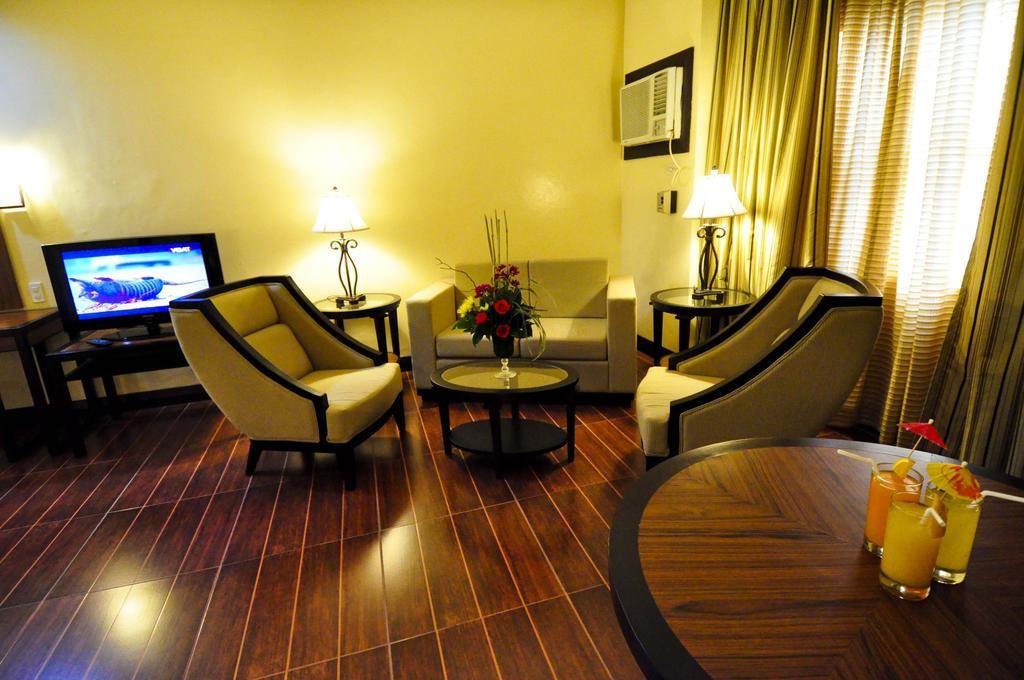 Bacolod Business Inn Exterior photo